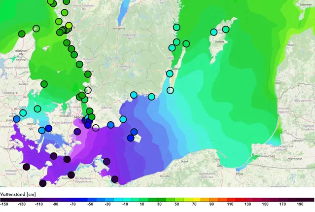 Diagram modellerat vattenstånd i södra Östersjön under stormen Babet den 23 november 2023. Vattenståndet sjönk kraftigt.