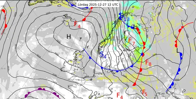 Karta över Europa och Nordatlanten med en analys av väderläget klockan 13 den 27 december 2025. Illustration SMHI.