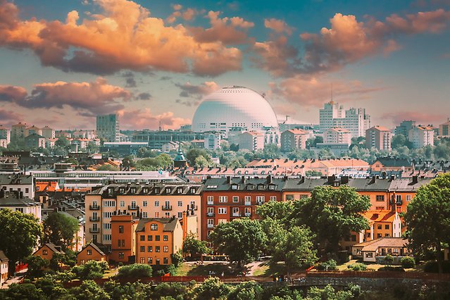 Vy över Stockholm med Globen på horisonten.