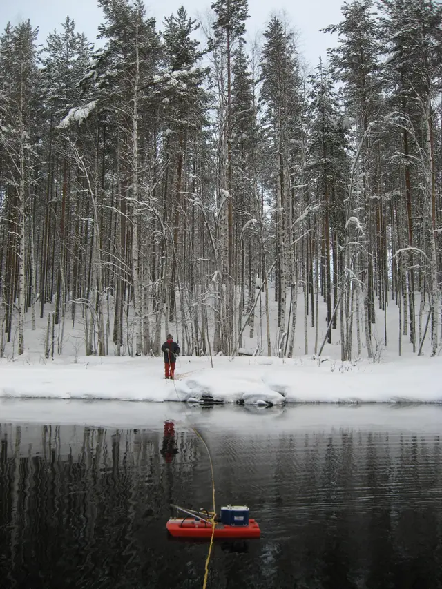 Vattenföring mätning Rörån vinter 2016.