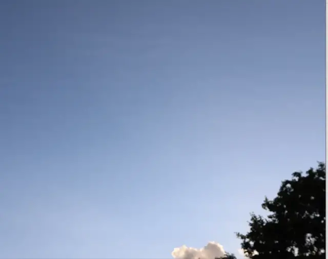 Bilden visar moln av arten Cirrostratus nebulosus.